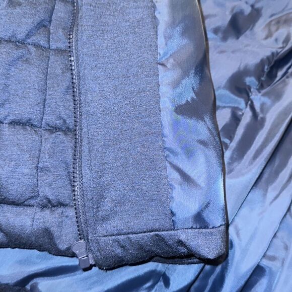 Chico’s 1 (8-10) Blue Water Resistant Knit Puffer Insulated Full Zip Vest - Picture 13 of 16